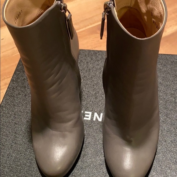 Excellent condition Chanel booties - Picture 2 of 6